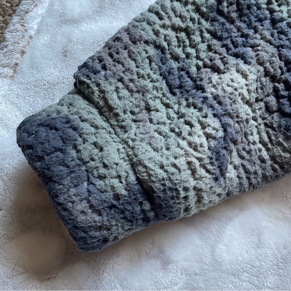 American Eagle Camo Sherpa Quarter Zip Sweatshirt Size Medium - Picture 4 of 12